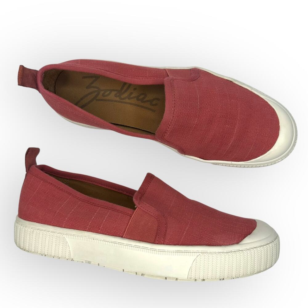 Zodiac Women's Ciara Round-Toe Slip-On Low Platform Sneakers Size 8 Raspberry